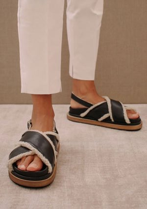 Alohas Marshmallow Black Leather Sandals