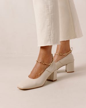 Alohas Agent Anklet Cream Leather Pumps